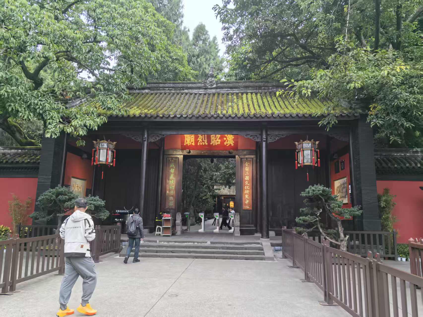 1761553916894593.jpg 1761553916894593.jpg